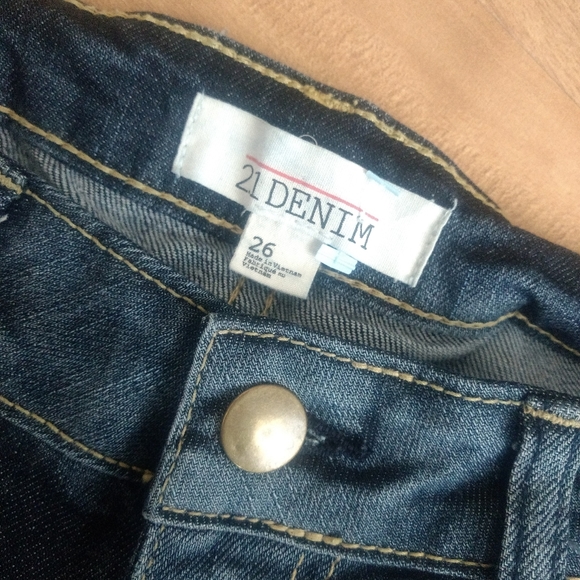 Clothes - Picture 4 of 9